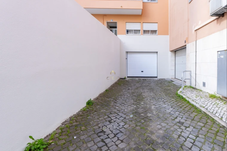 Apartamento T2 para Venda em Santa Iria de Azoia, São João da Talha e Bobadela Foto 31