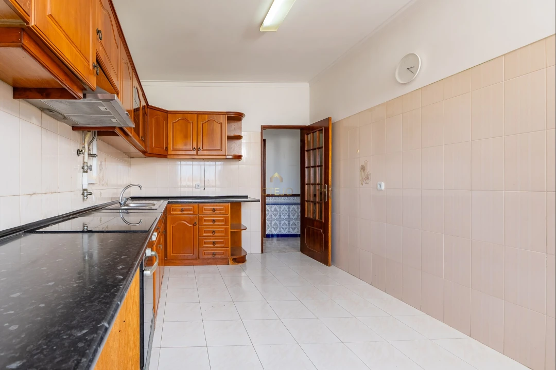 Apartamento T2 para Venda em Santa Iria de Azoia, São João da Talha e Bobadela Foto 20