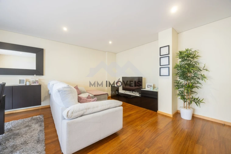 Apartamento T2 para Venda em Rio Tinto Foto 24