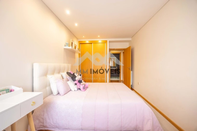 Apartamento T2 para Venda em Rio Tinto Foto 18