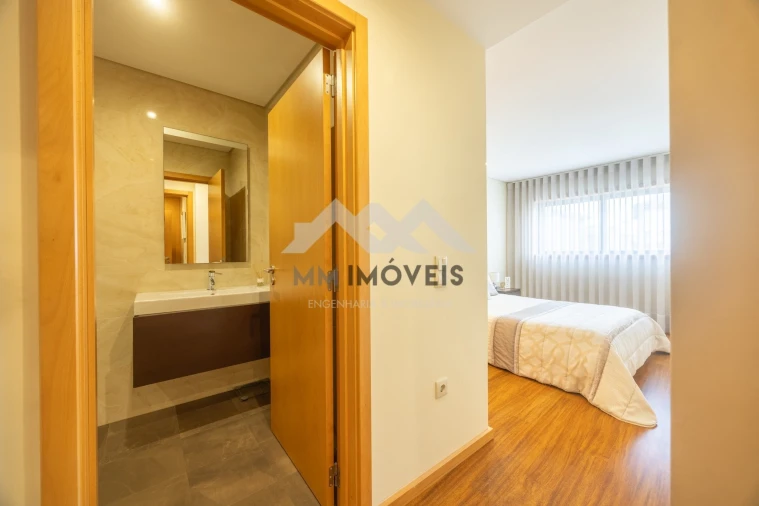 Apartamento T2 para Venda em Rio Tinto Foto 9