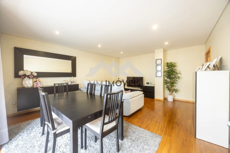 Apartamento T2 para Venda em Rio Tinto Foto 5