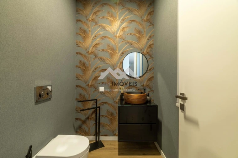 Moradia T4 para Venda em Milheiros Foto 21