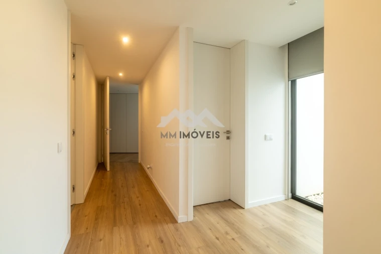 Moradia T4 para Venda em Milheiros Foto 23