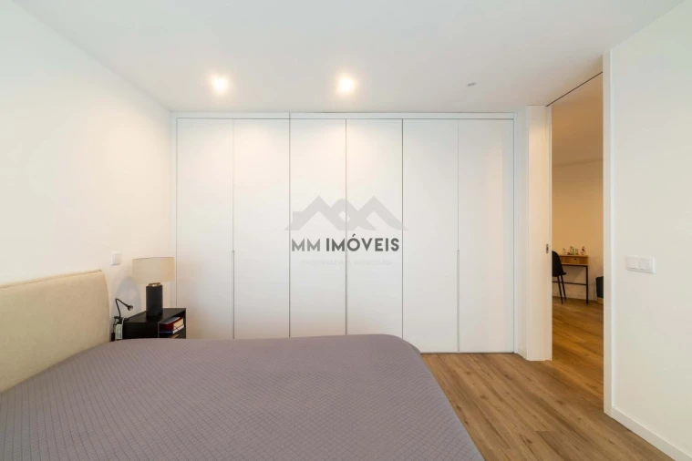 Moradia T4 para Venda em Milheiros Foto 16