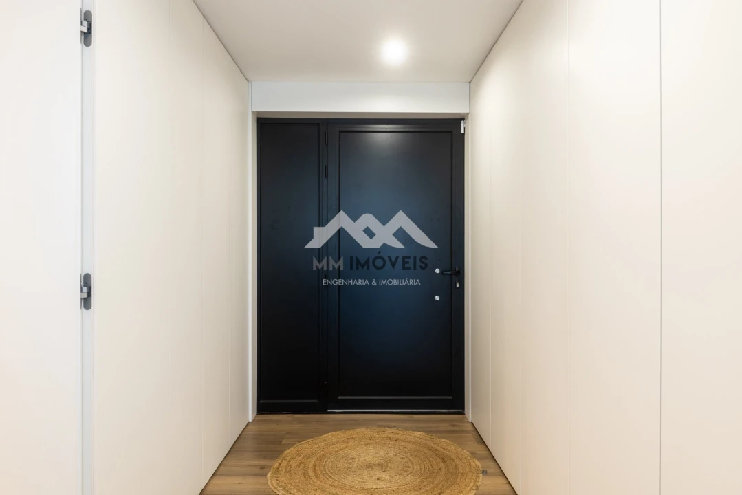 Moradia T4 para Venda em Milheiros Foto 33