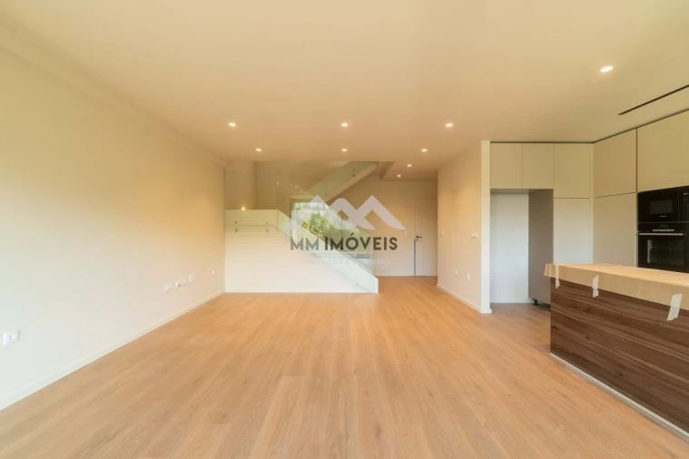 Moradia T3 para Venda em Fânzeres e São Pedro da Cova Foto 2