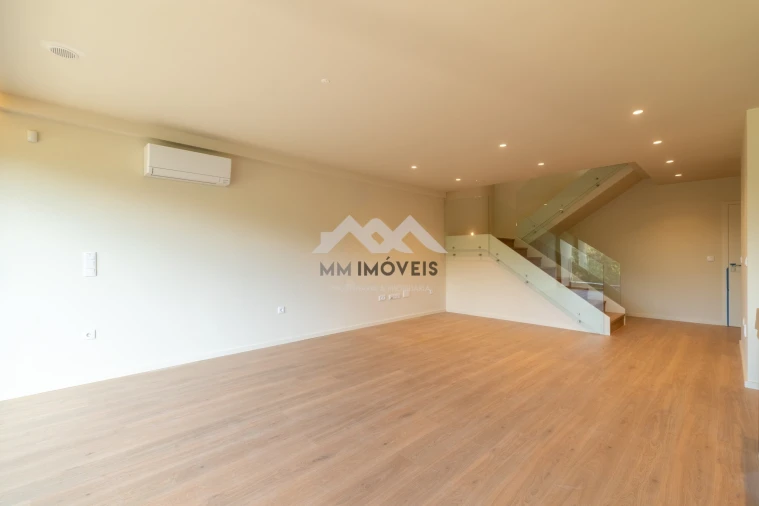 Moradia T3 para Venda em Fânzeres e São Pedro da Cova Foto 17