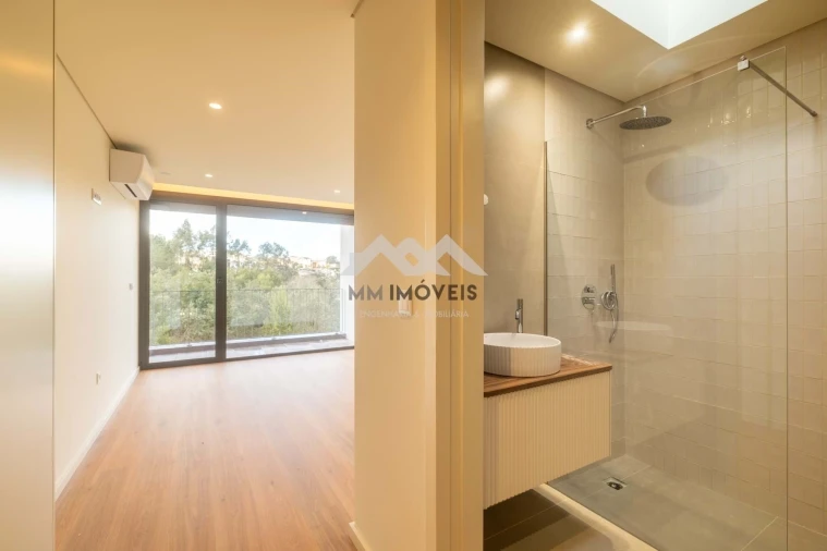 Moradia T3 para Venda em Fânzeres e São Pedro da Cova Foto 33