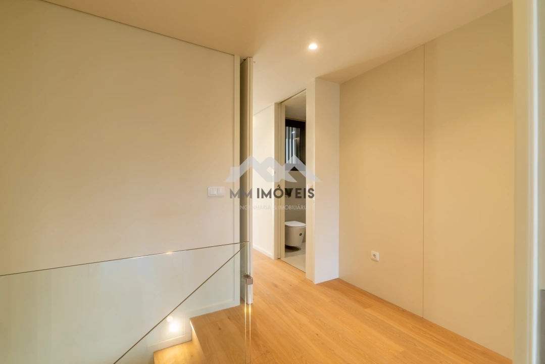 Moradia T3 para Venda em Fânzeres e São Pedro da Cova Foto 44