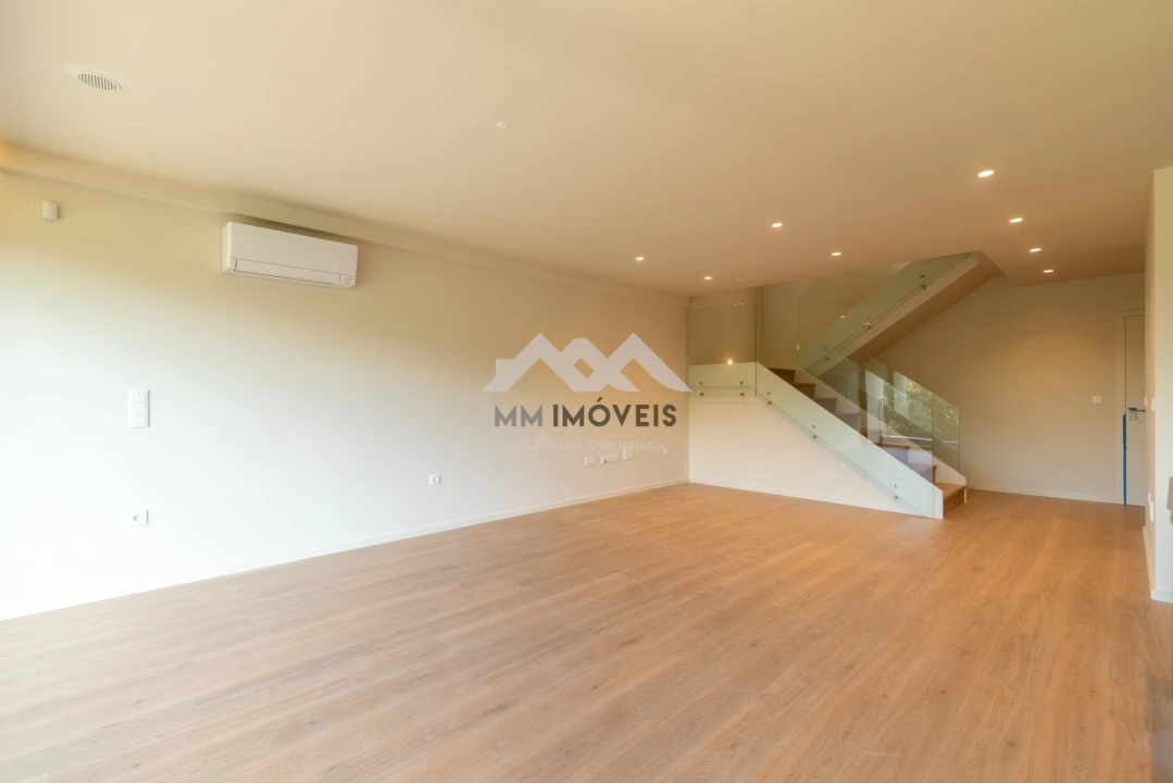 Moradia T3 para Venda em Fânzeres e São Pedro da Cova Foto 17