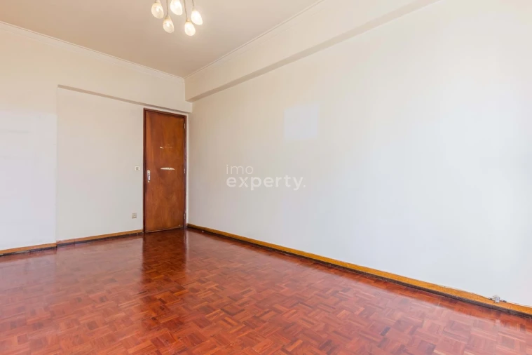 Apartamento T3 para Venda em Almada, Cova da Piedade, Pragal e Cacilhas Foto 5