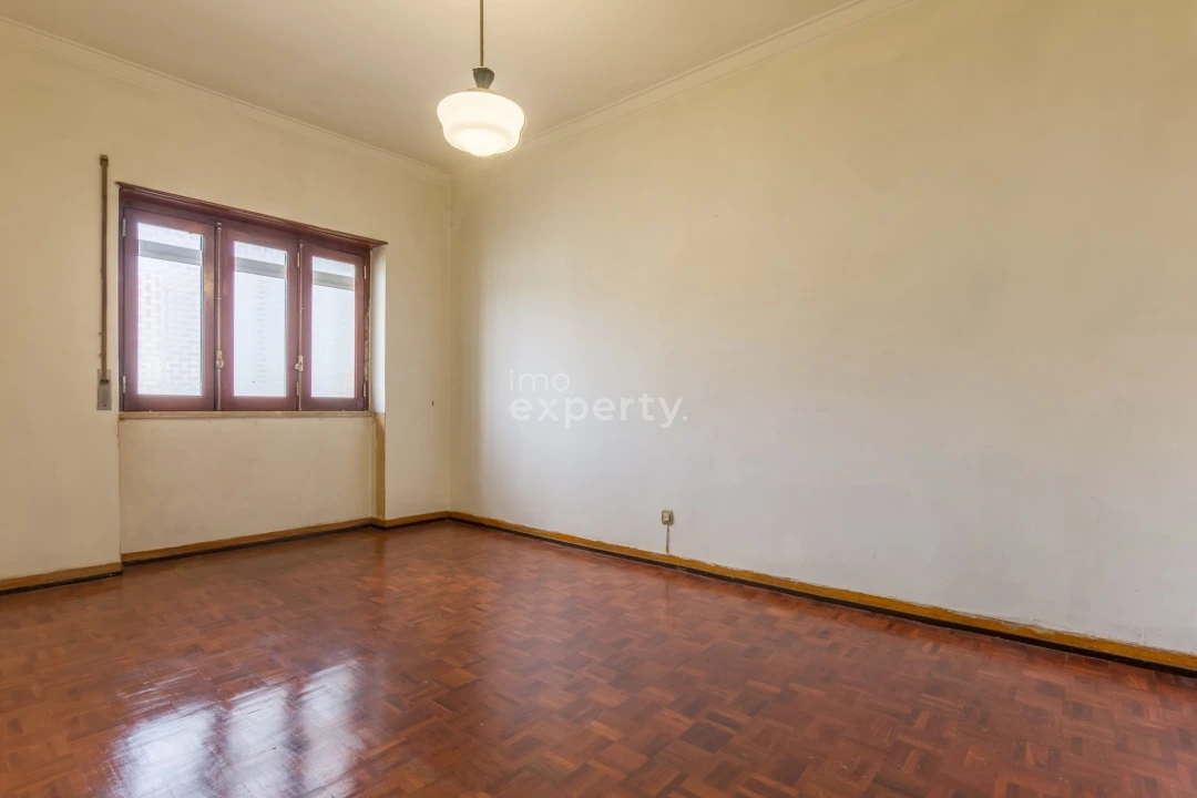 Apartamento T3 para Venda em Almada, Cova da Piedade, Pragal e Cacilhas Foto 3