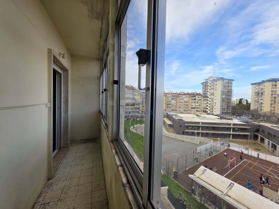 Apartamento T2 para Venda em Benfica Foto 6