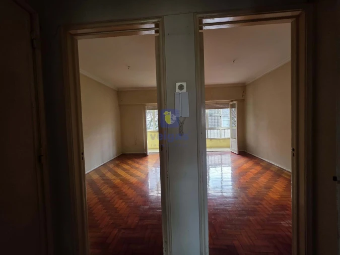 Apartamento T2 para Venda em Benfica Foto 3