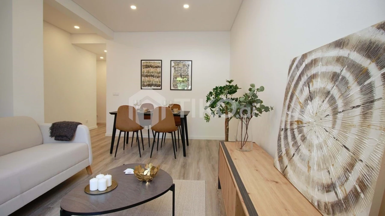 Apartamento T2 para Venda em Benfica Foto 2