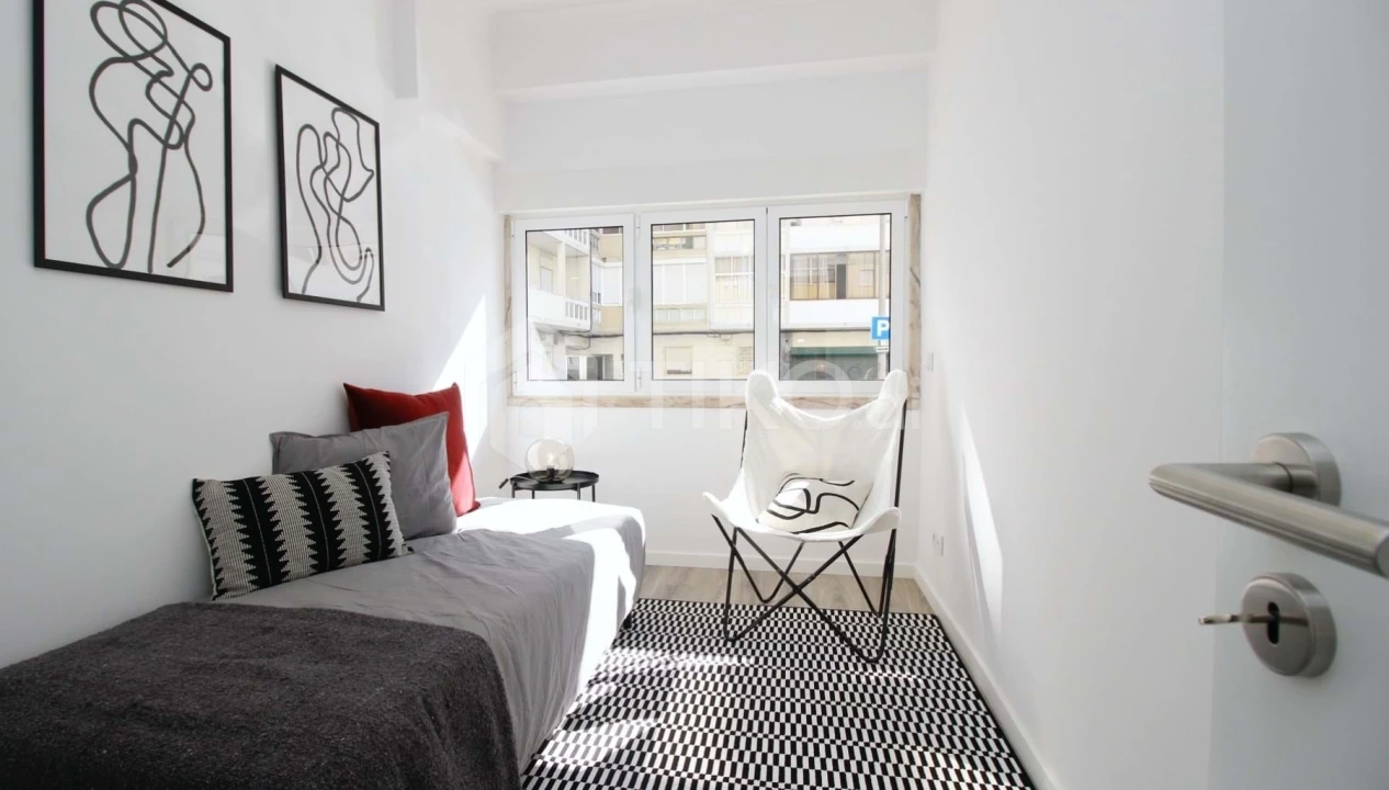 Apartamento T2 para Venda em Benfica Foto 9