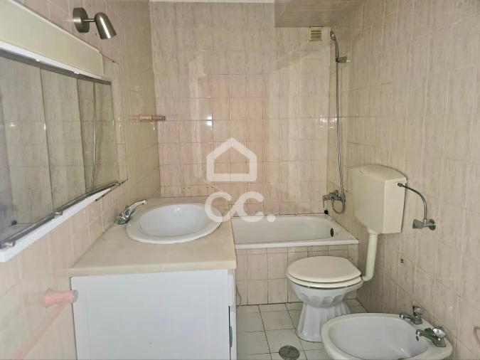 Apartamento T1 para Venda em Agualva e Mira-Sintra Foto 12