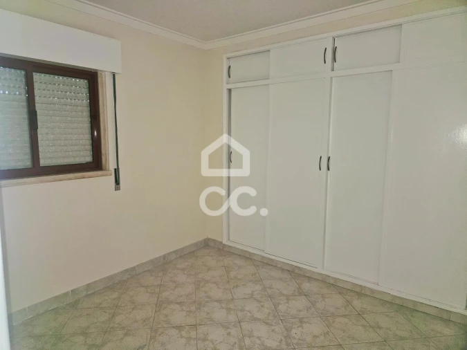 Apartamento T1 para Venda em Agualva e Mira-Sintra Foto 15