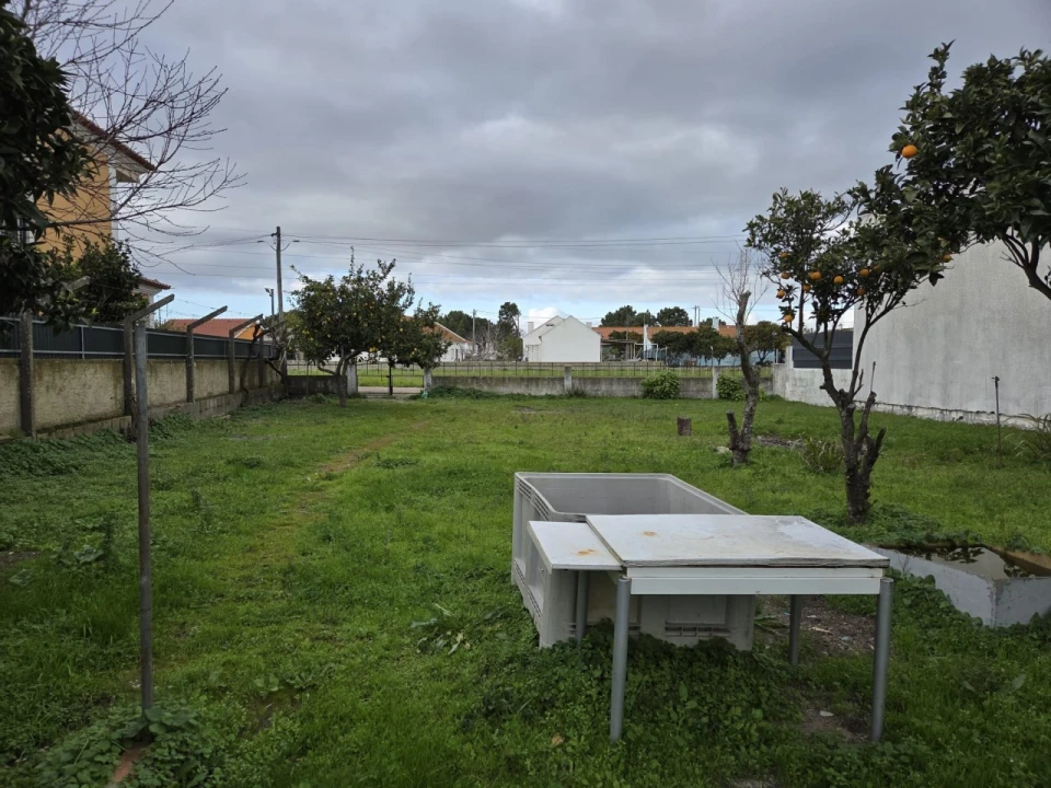 Terreno para Venda em Santo Antonio da Charneca Foto 1