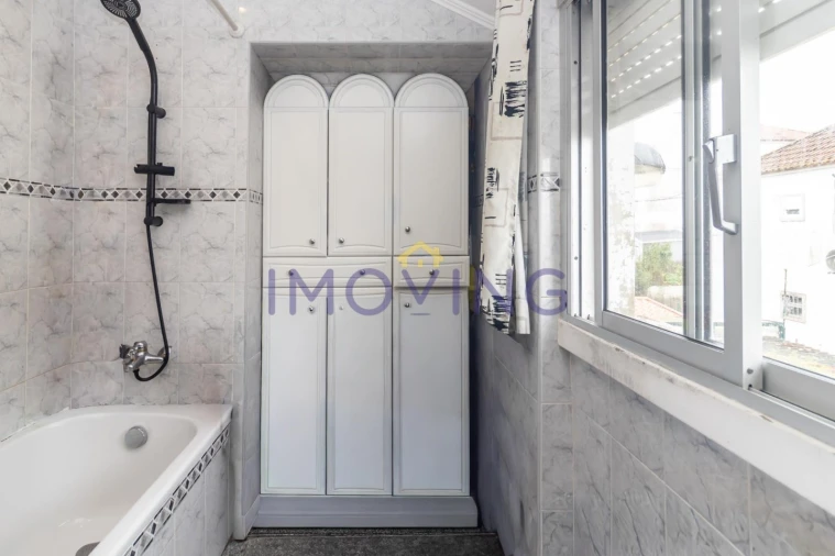 Apartamento T1 para Venda em Pontinha e Famões Foto 10