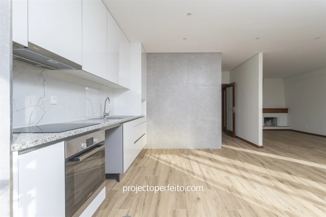 Apartamento T3 para Arrendamento em Espinho Foto 7