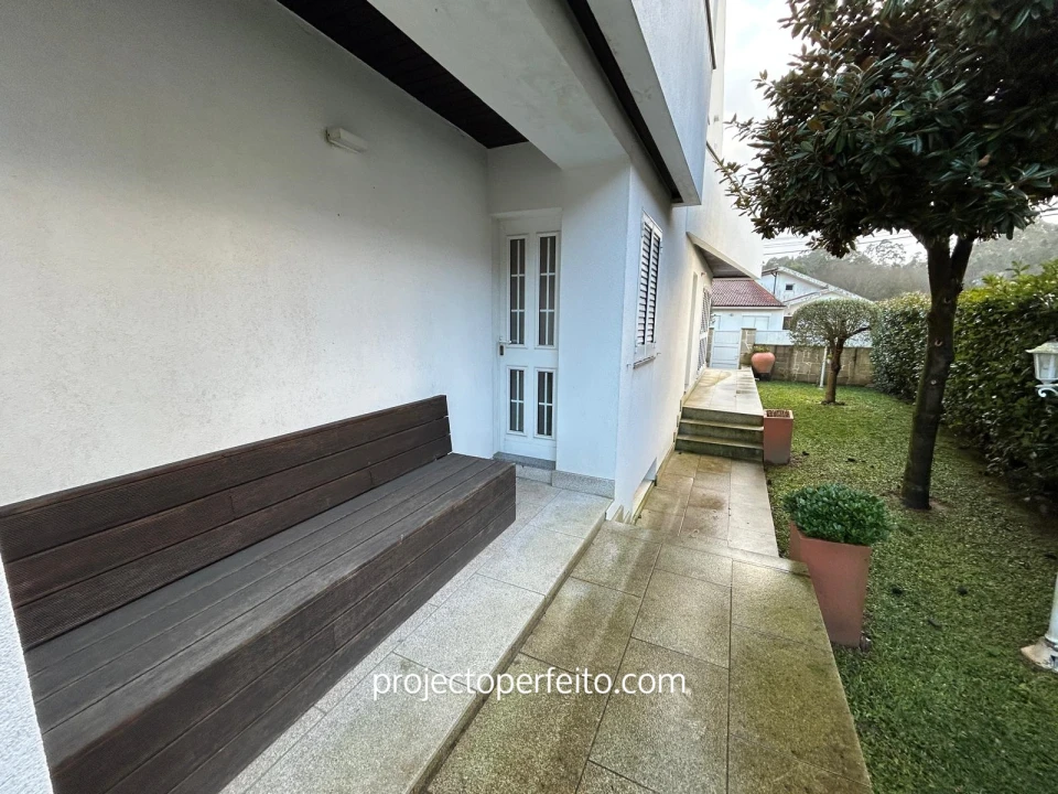 Moradia T4 para Venda em Anta e Guetim Foto 3