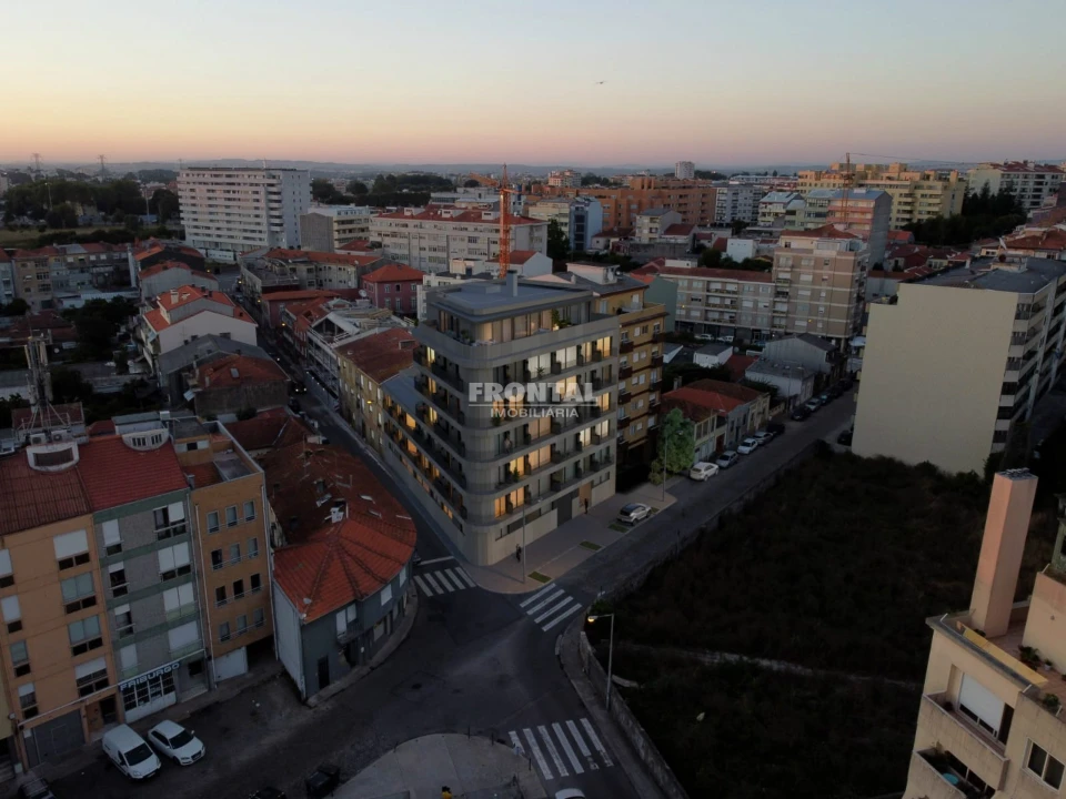Apartamento T2 para Venda em Paranhos Foto 2