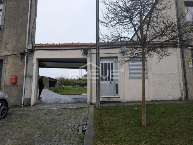 Moradia T1 para Venda em Oliveira do Douro Foto 2