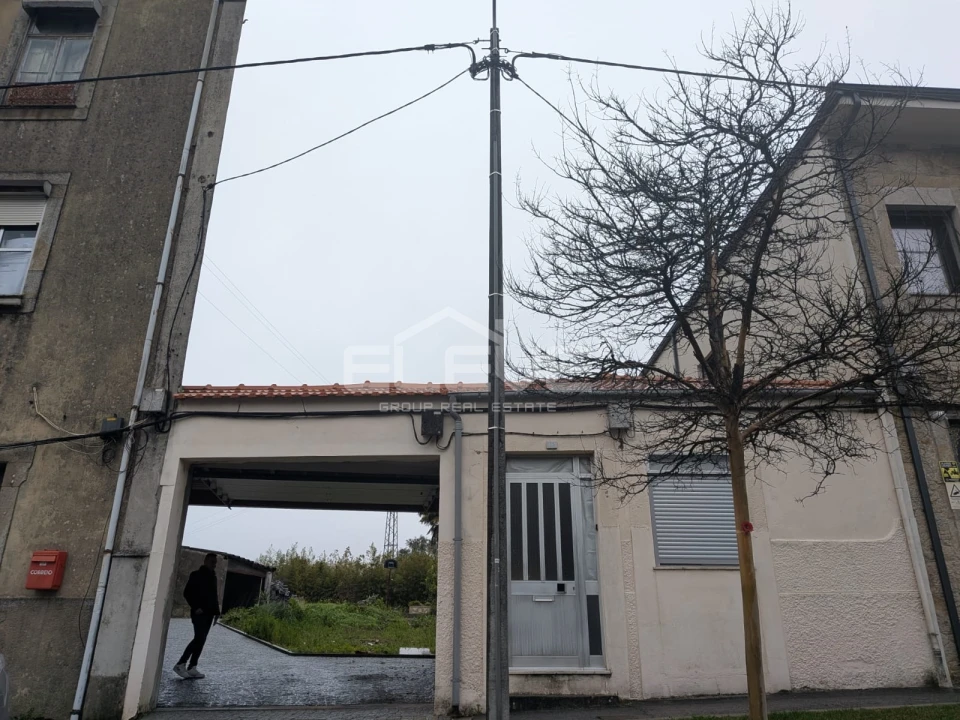 Moradia T1 para Venda em Oliveira do Douro Foto 4