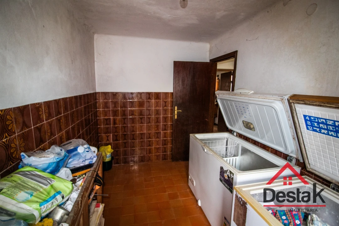 Moradia T6 para Venda em Arcozelo das Maias Foto 6