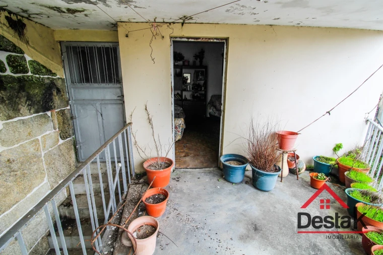 Moradia T6 para Venda em Arcozelo das Maias Foto 9