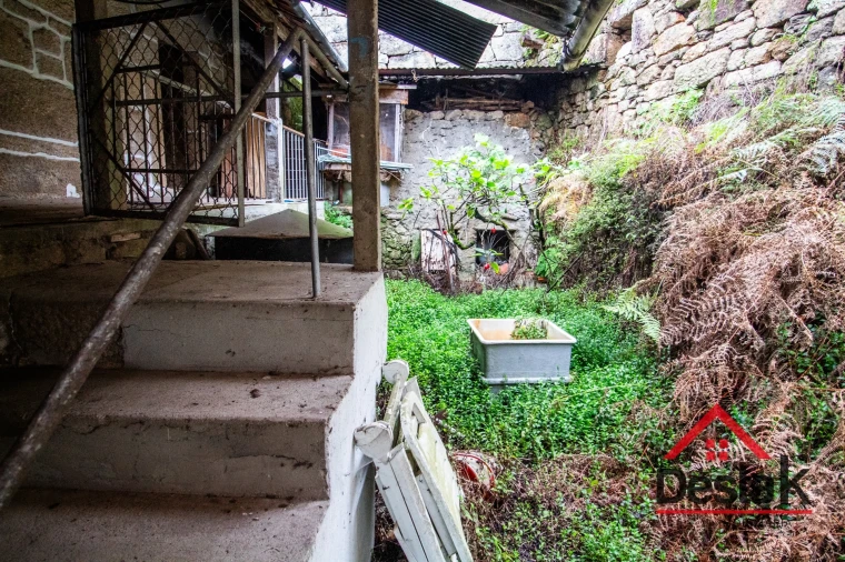 Moradia T6 para Venda em Arcozelo das Maias Foto 17