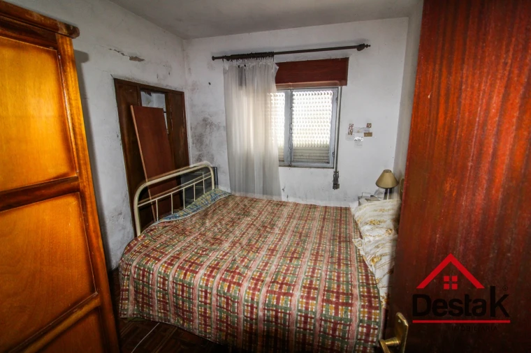 Moradia T6 para Venda em Arcozelo das Maias Foto 13