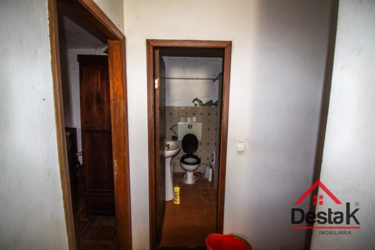 Moradia T6 para Venda em Arcozelo das Maias Foto 14