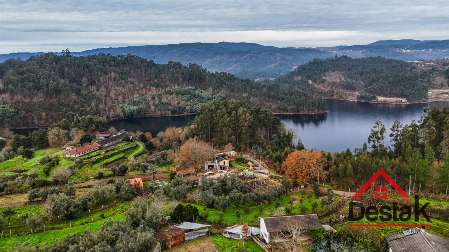 Moradia T6 para Venda em Arcozelo das Maias Foto 2