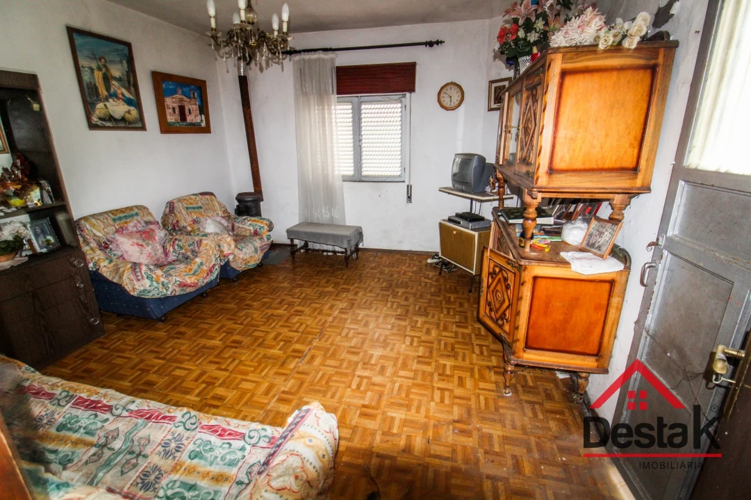 Moradia T6 para Venda em Arcozelo das Maias Foto 8