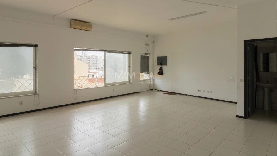 Loja para Venda em Lagos (São Sebastião e Santa Maria) Foto 4