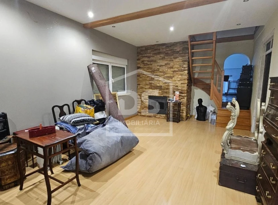 Moradia T4 para Venda em Maceira Foto 1