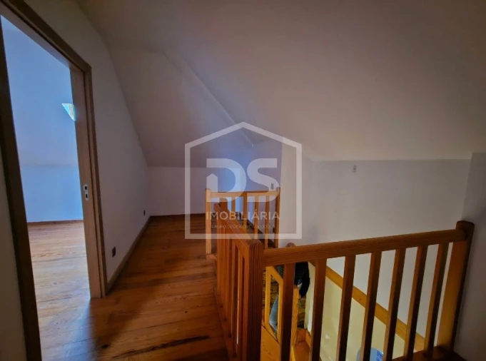 Moradia T4 para Venda em Maceira Foto 10