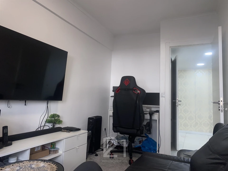 Apartamento T2 para Arrendamento em Massamá e Monte Abraão Foto 4