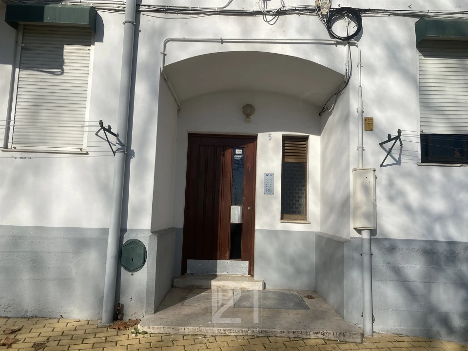 Apartamento T2 para Arrendamento em Massamá e Monte Abraão Foto 20