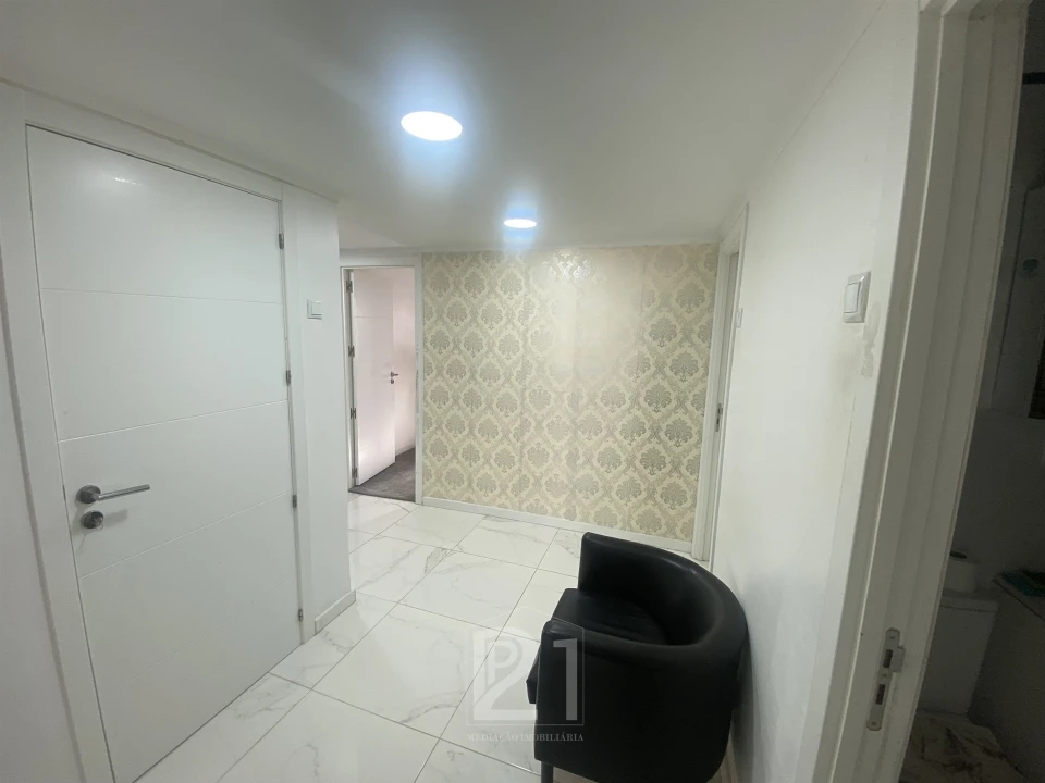 Apartamento T2 para Arrendamento em Massamá e Monte Abraão Foto 7