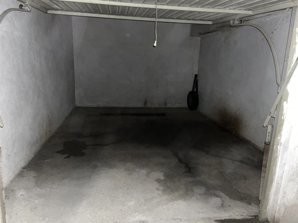 Garagem para Venda em Gouveia (São Pedro e São Julião) Foto 6