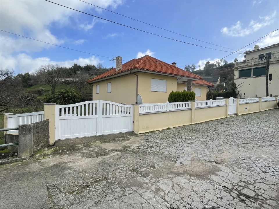 Moradia T4 para Venda em São Paio Foto 2