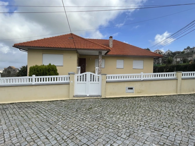 Moradia T4 para Venda em São Paio Foto 1