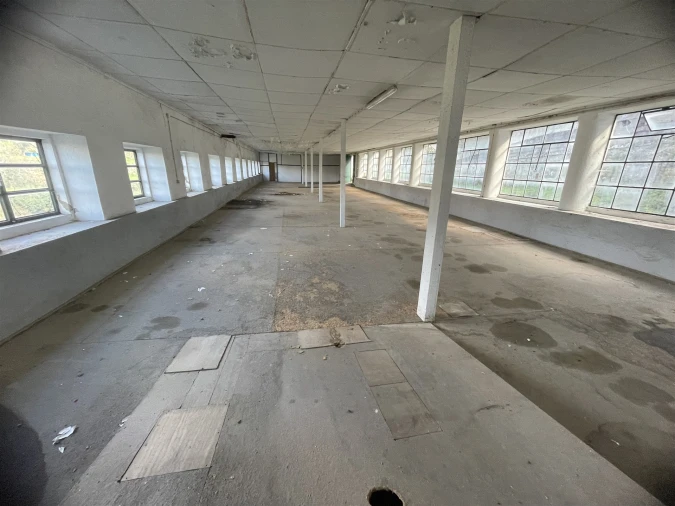 Armazém para Venda em Gouveia (São Pedro e São Julião) Foto 9