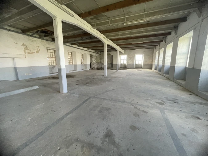 Armazém para Venda em Gouveia (São Pedro e São Julião) Foto 5