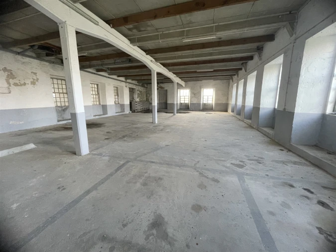 Armazém para Venda em Gouveia (São Pedro e São Julião) Foto 10