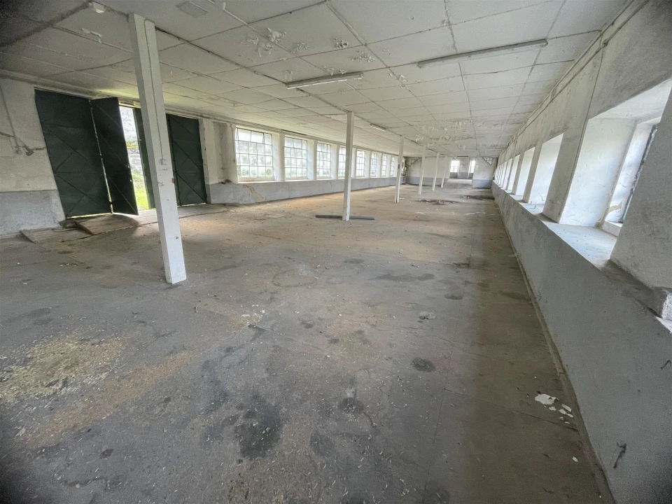 Armazém para Venda em Gouveia (São Pedro e São Julião) Foto 6